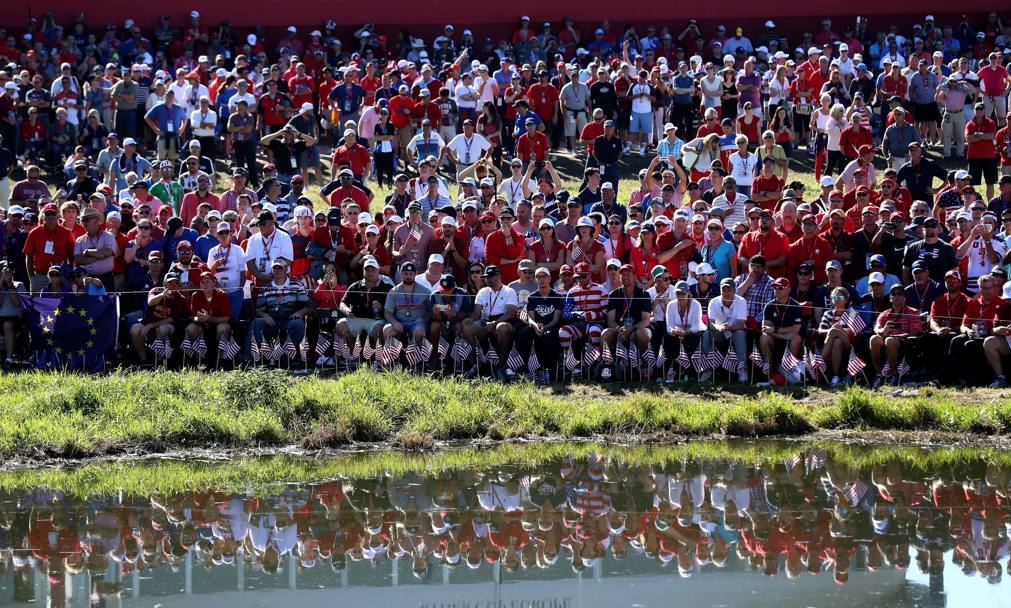 Ryder Cup 2016 la folla assiepata per la giornata decisiva della sfida Usa Europa sul green di Chaska, Minnesota. (Afp)